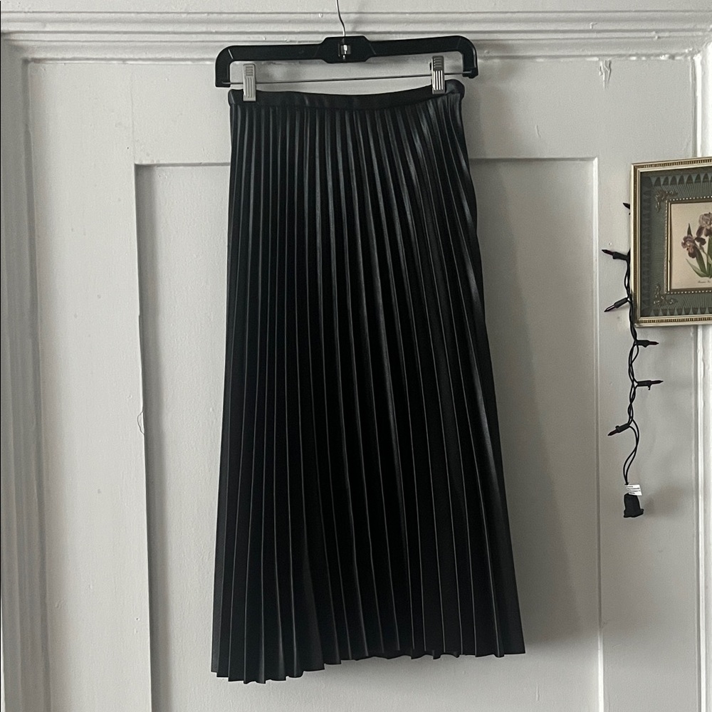 Zara Dark Green Pleated A-Line Maxi Skirt